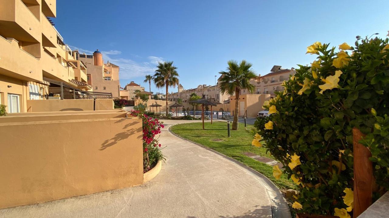Studio "Mosaico" With Parking, Air Conditioner, Pool, Fibre Optic 600Mb Included Tarifa Esterno foto